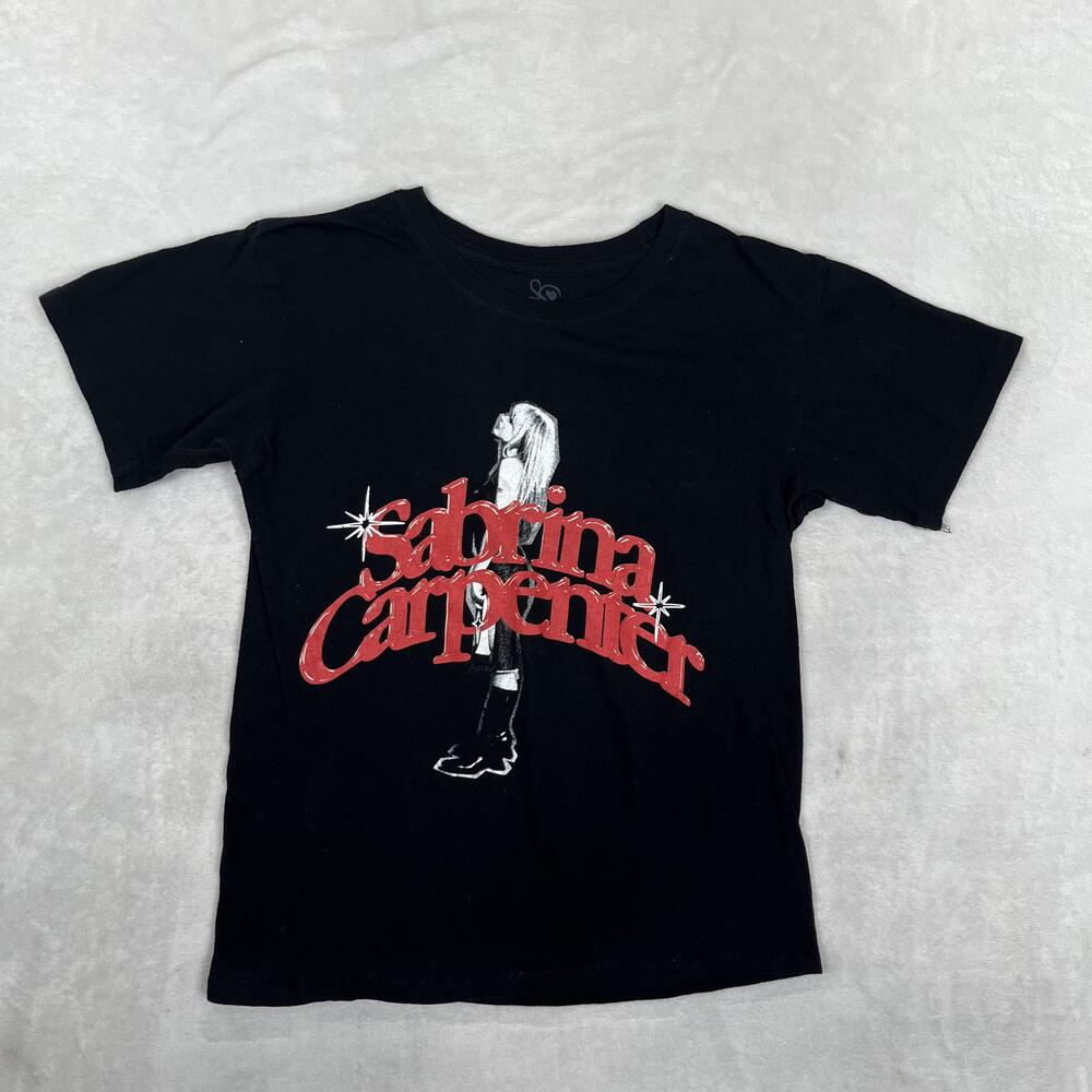 Sabrina Carpenter T-Shirt Womens Small Black Red Logo Graphic Pop Music Tee